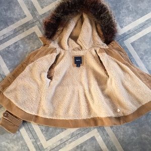 Gap kids - Girls corduroy jacket with fur.